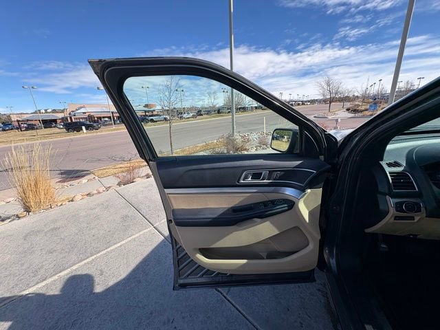 Used 2017 Ford Explorer XLT w/ Equipment Group 202A image 13