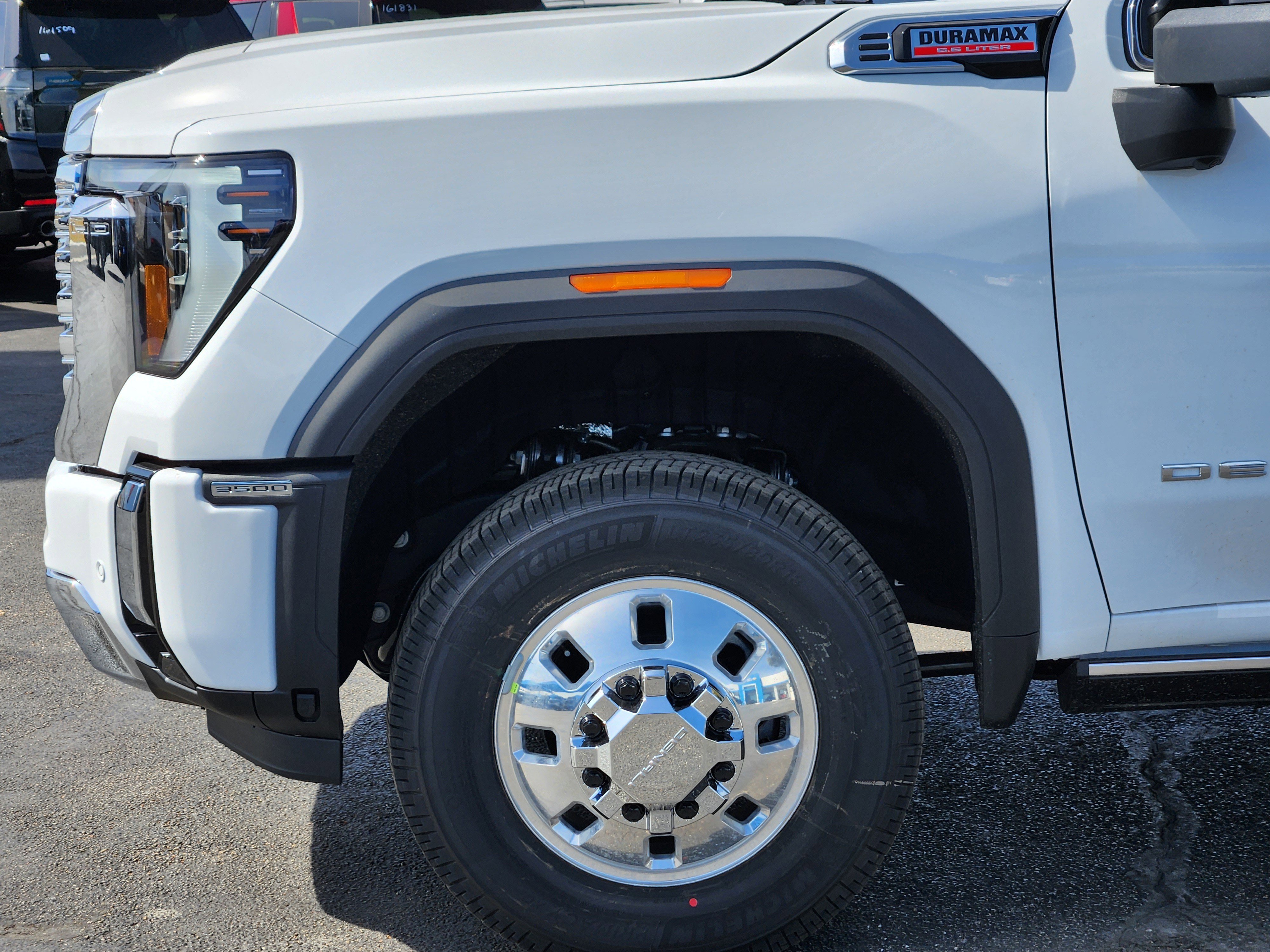 New 2026 GMC Sierra 3500 Denali w/ Denali Reserve Package AWD/4WD image 5