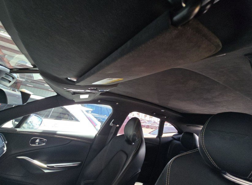 Used 2021 Aston Martin DBX image 8