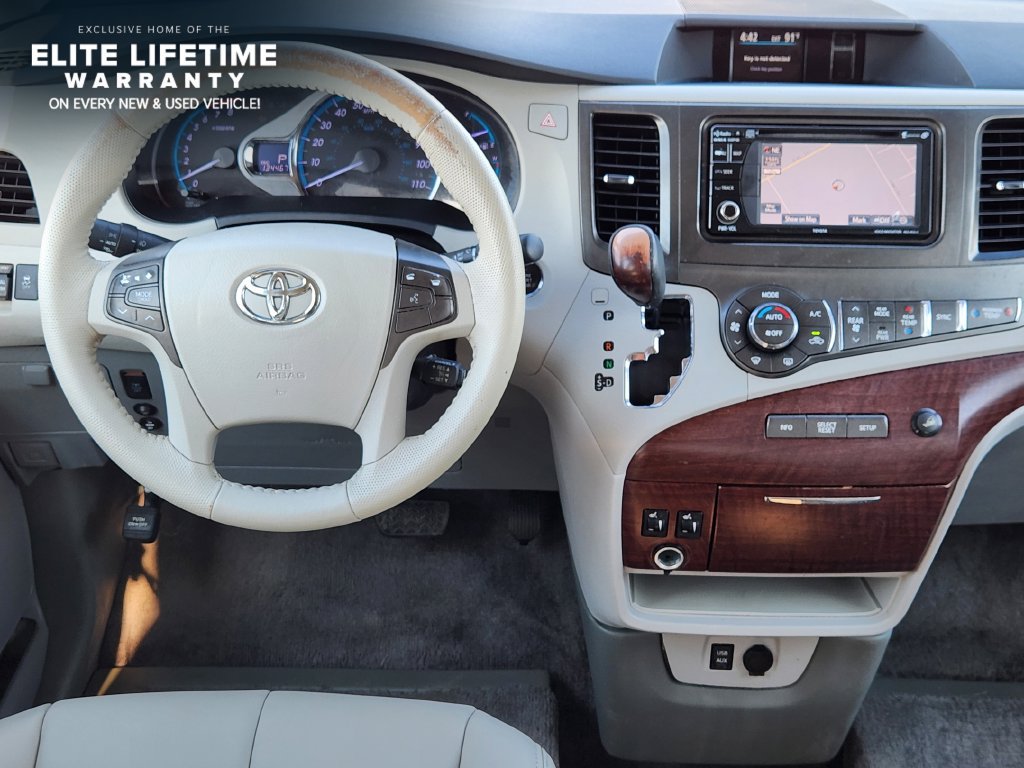 Used 2014 Toyota Sienna XLE FWD image 27