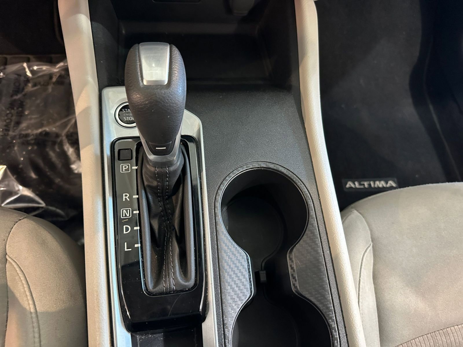 Used 2025 Nissan Altima 2.5 SV image 40