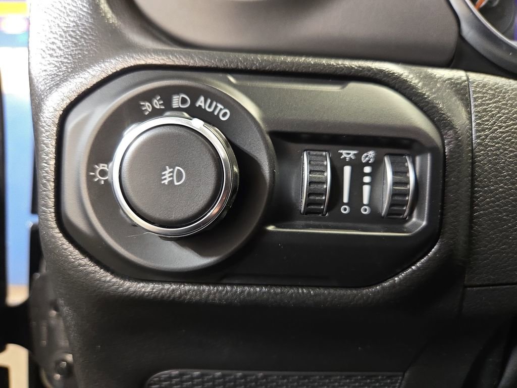 Used 2022 Jeep Wrangler Unlimited Willys image 28