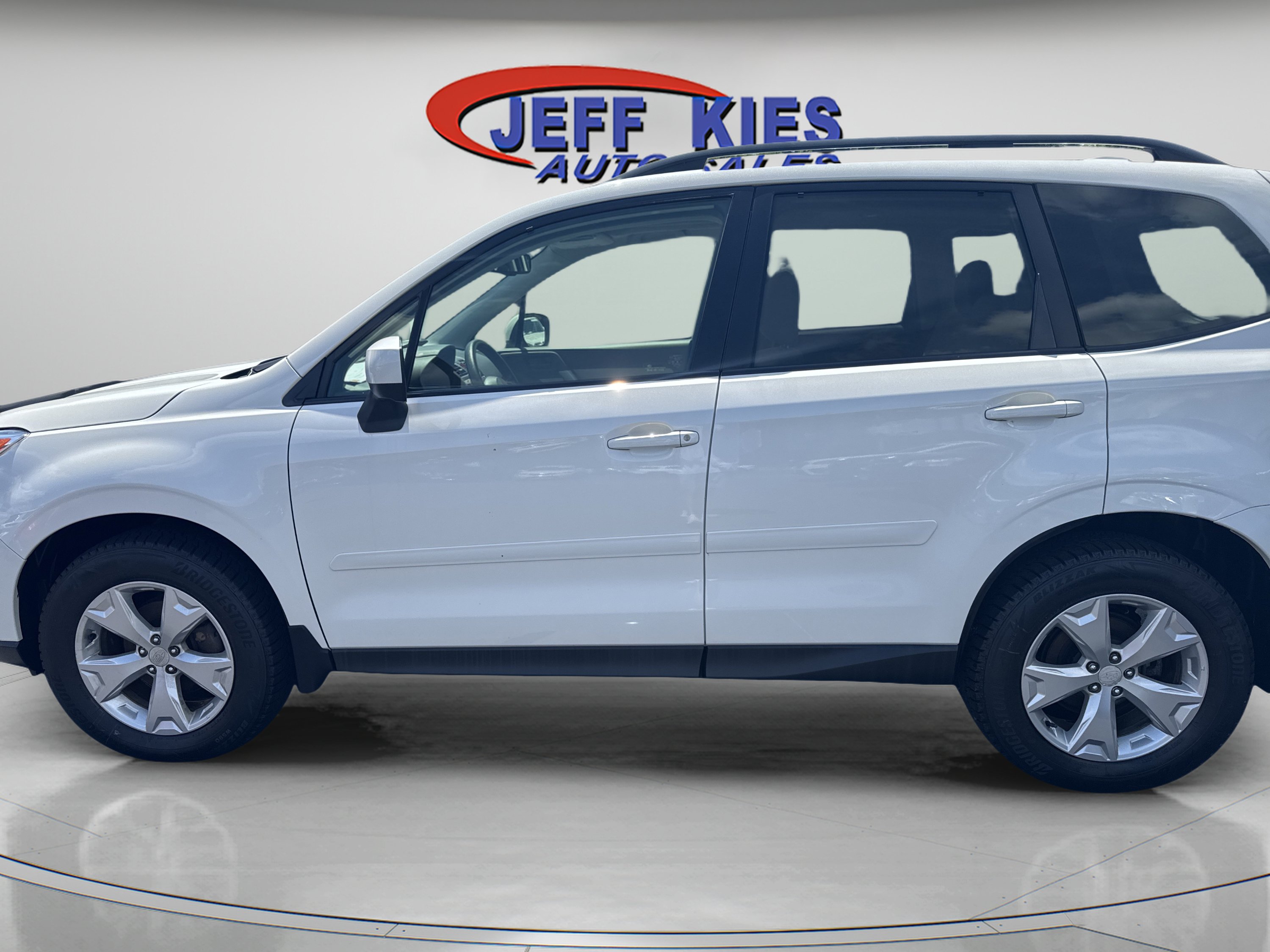 Used 2016 Subaru Forester 2.5i Premium w/ All-Weather Package AWD/4WD image 8