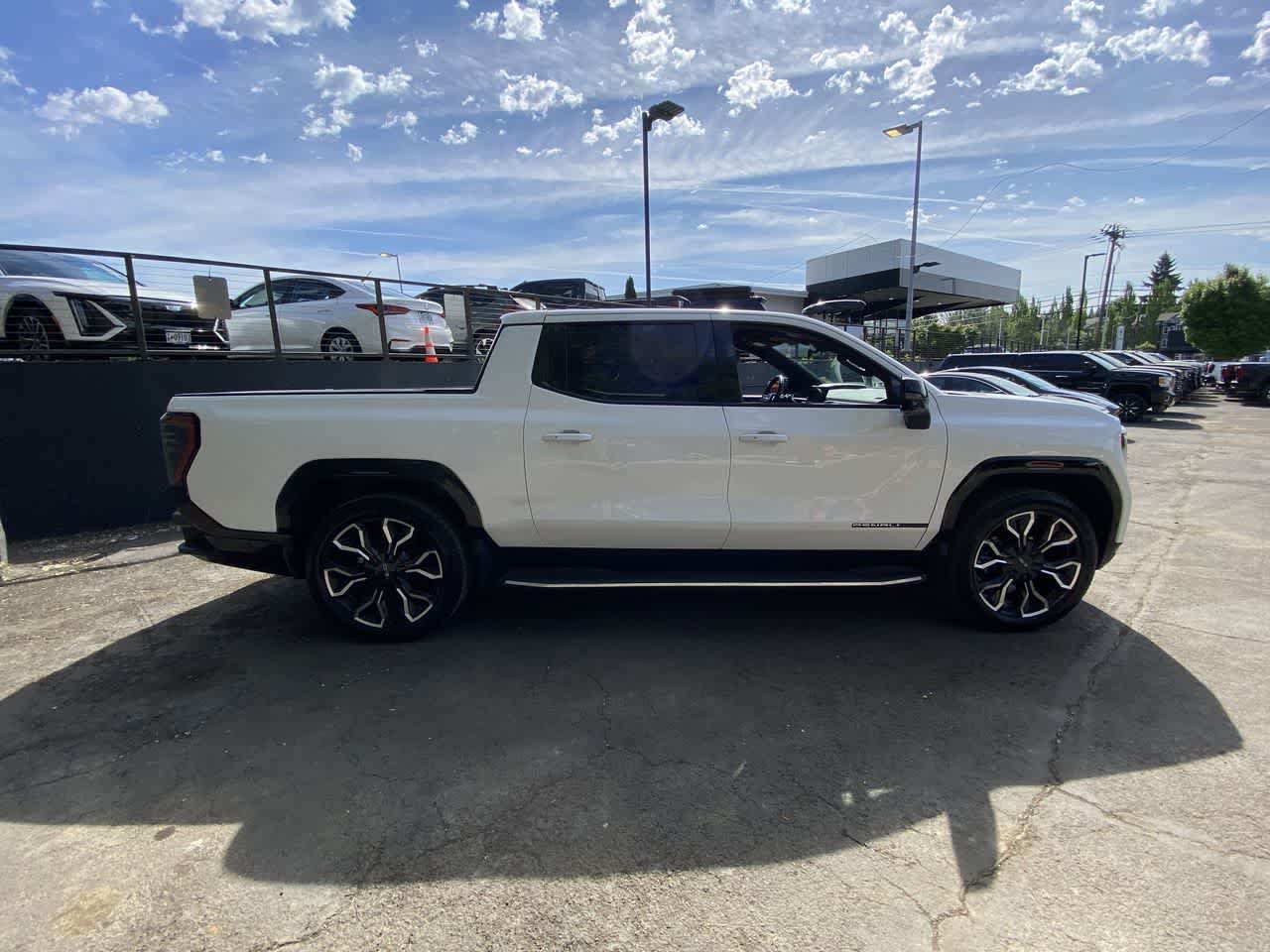 Used 2025 GMC Sierra EV Denali AWD/4WD image 7