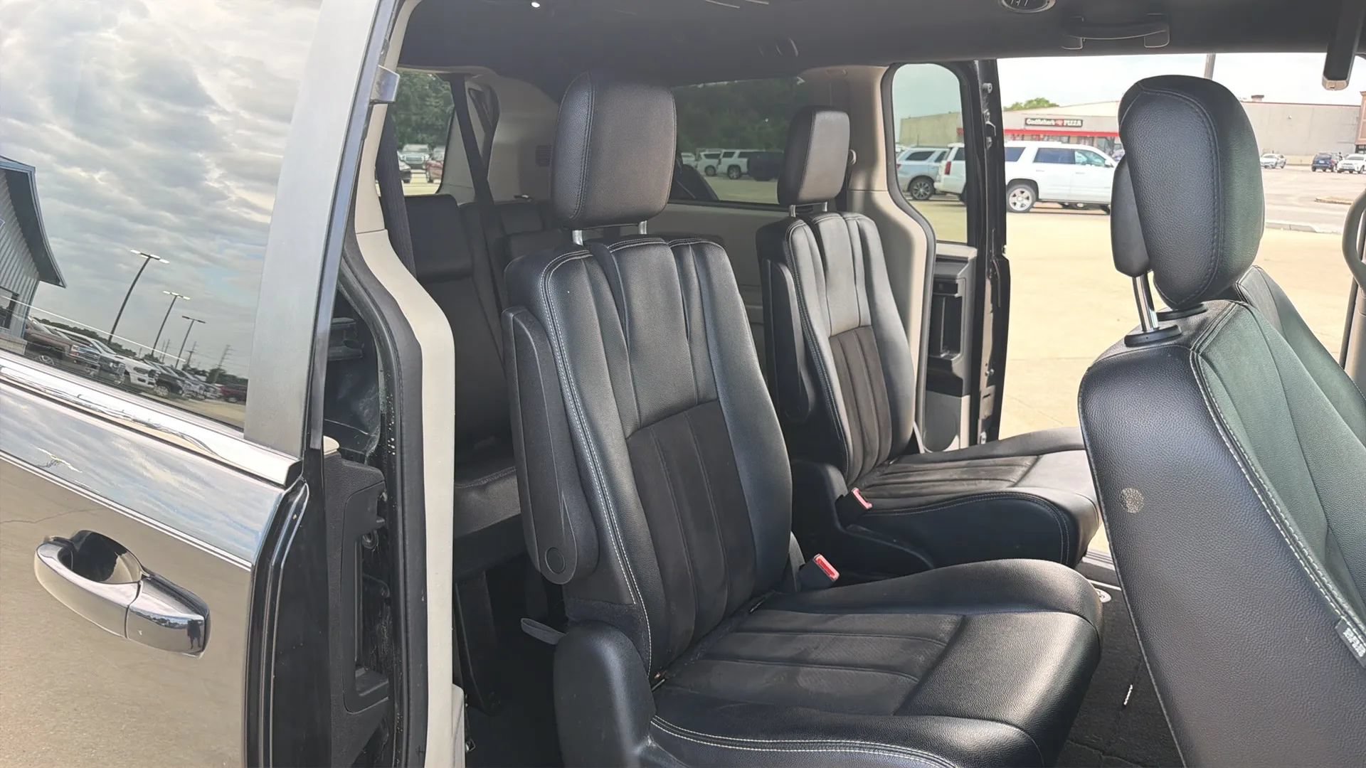 Used 2019 Dodge Grand Caravan SXT w/ Driver Convenience Group FWD image 70