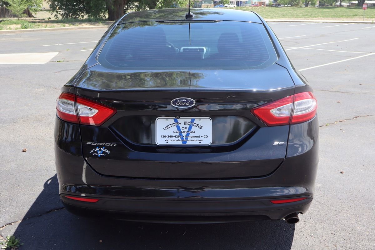 Used 2014 Ford Fusion SE FWD image 6