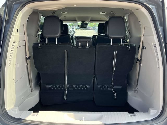 Used 2023 Chrysler Pacifica Touring-L FWD image 20