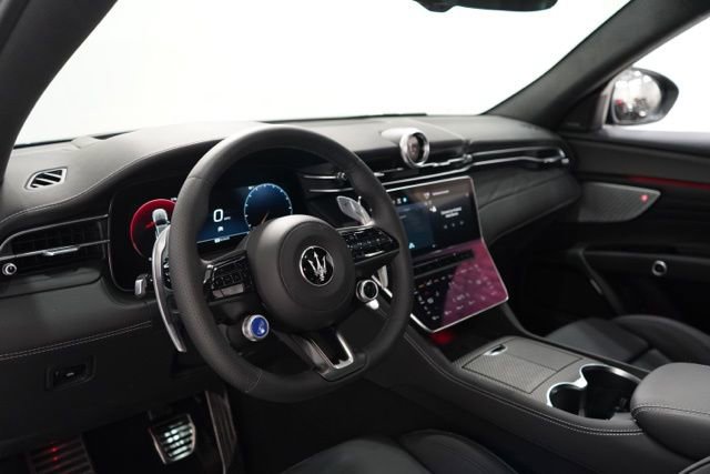 New 2025 Maserati Grecale Trofeo image 15