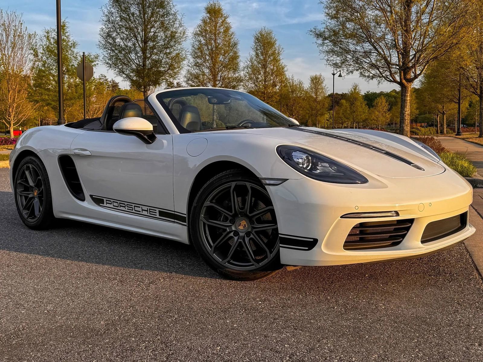 Used 2019 Porsche 718 Boxster image 16