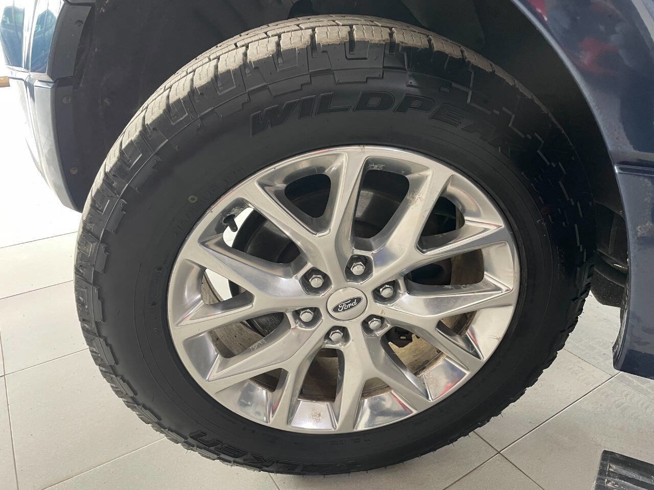 Used 2015 Ford Expedition Limited w/ Equipment Group 301A AWD/4WD image 12