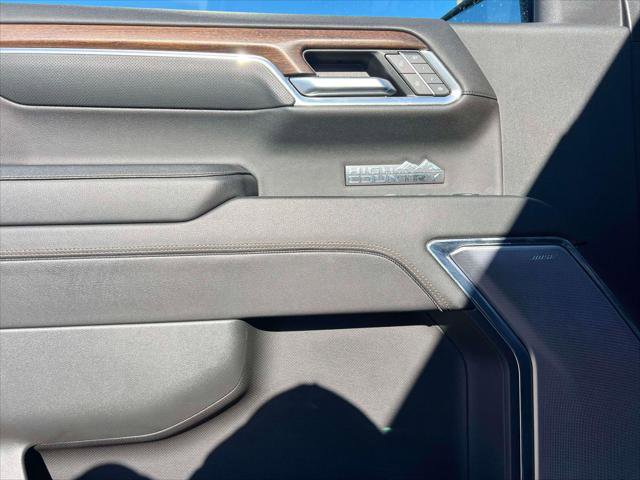 Used 2023 Chevrolet Silverado 1500 High Country image 15
