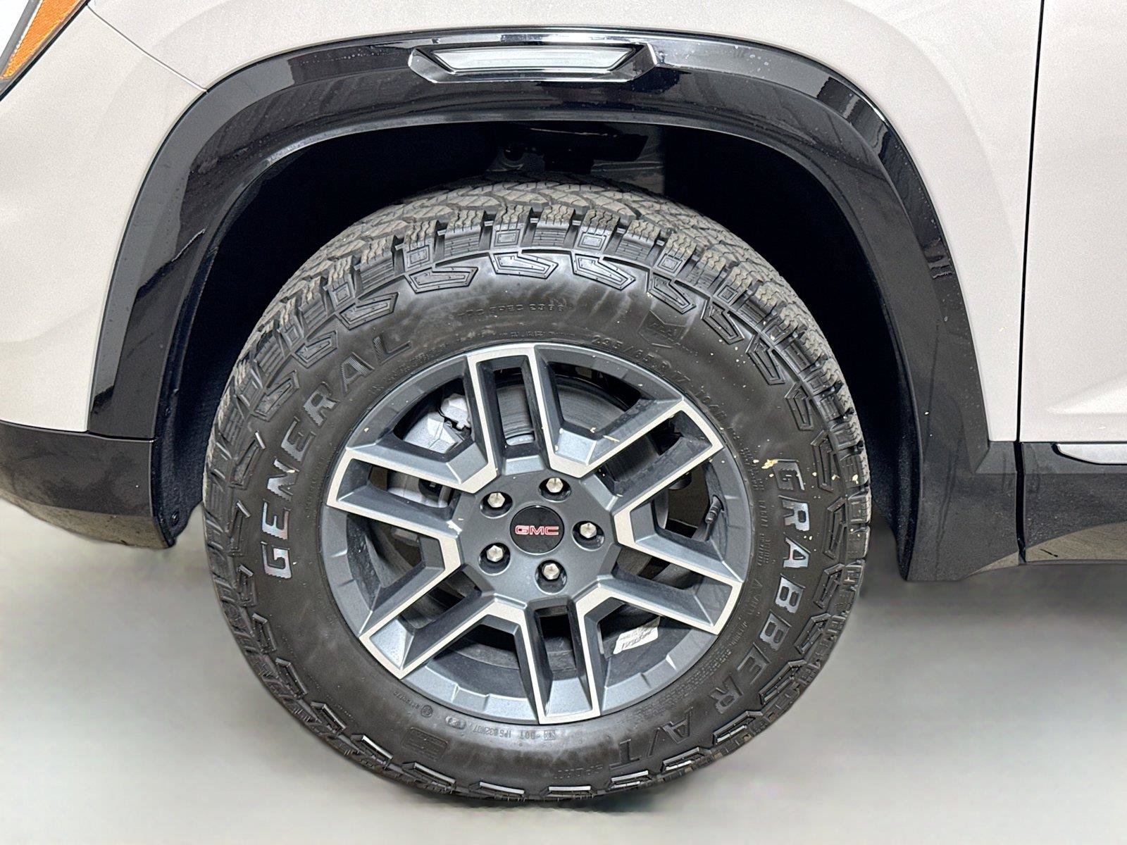 New 2027 GMC Terrain AT4 w/ Technology Package II AWD/4WD image 19