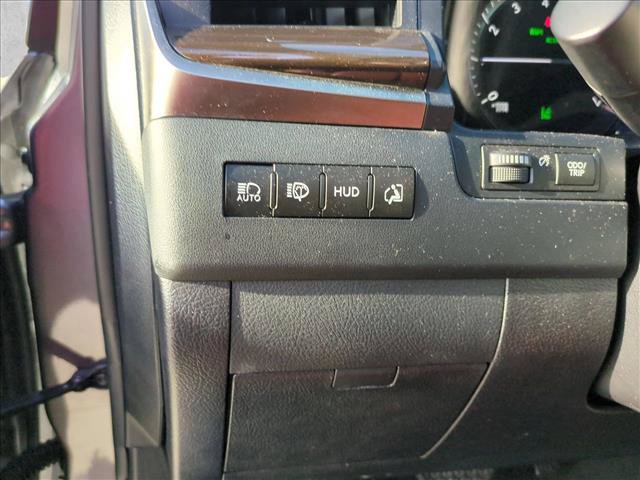 Used 2020 Lexus LX 570 4WD w/ Sport Package image 13