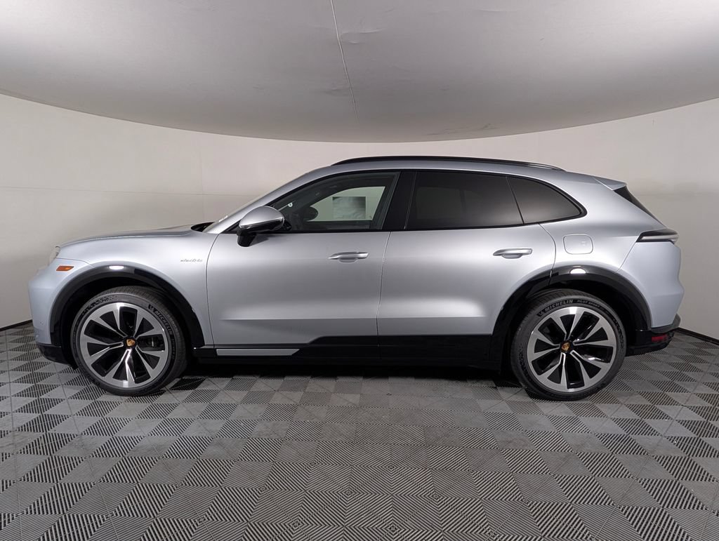New 2026 Porsche Cayenne Electric AWD/4WD image 2
