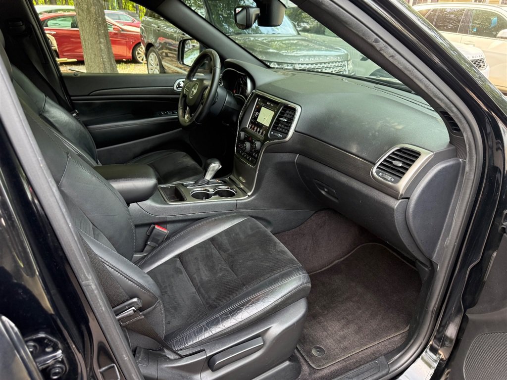 Used 2018 Jeep Grand Cherokee Altitude RWD image 18