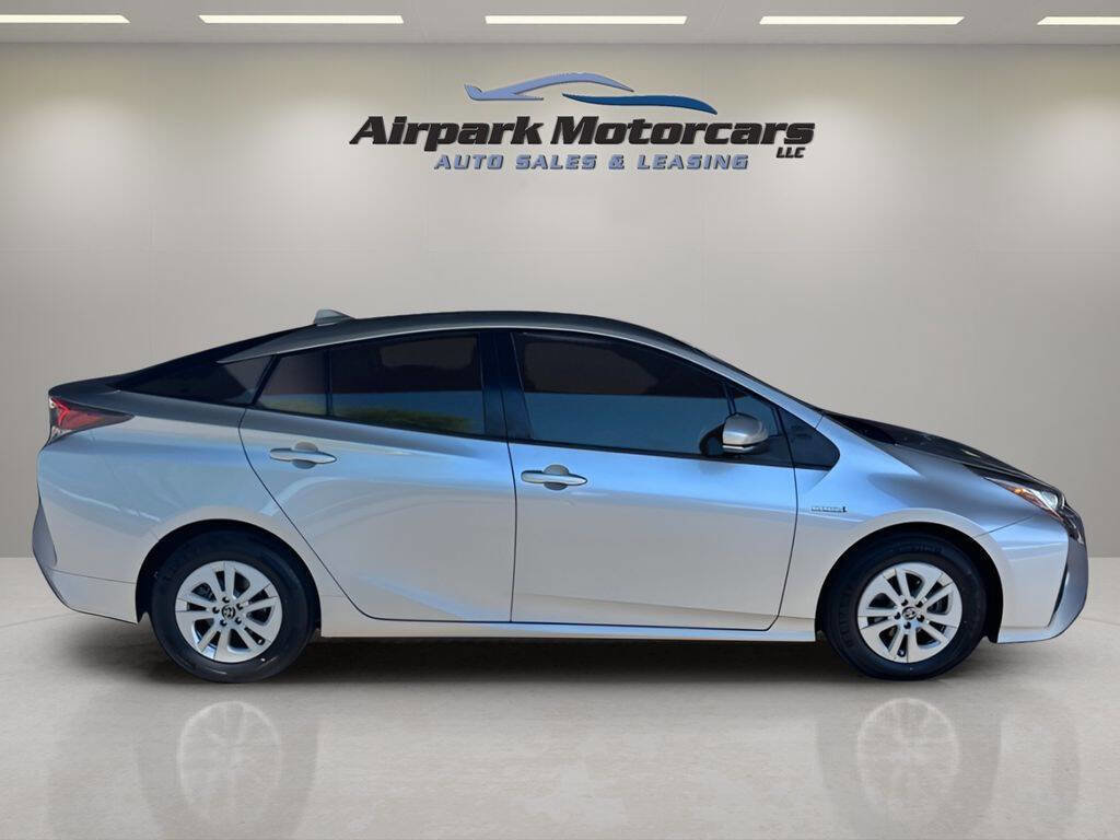 Used 2017 Toyota Prius Two w/ Carpet Mat Package image 6