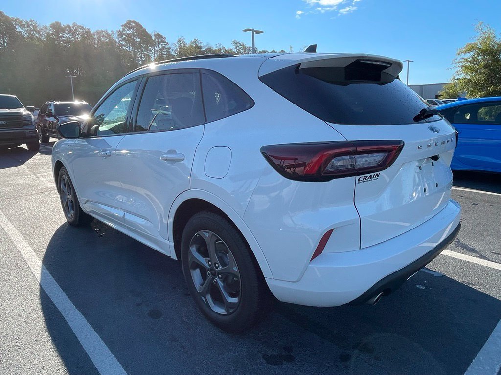 Certified 2024 Ford Escape ST-Line w/ Cold Weather Package FWD image 5