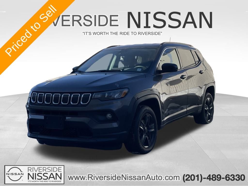 Used 2022 Jeep Compass Latitude image 1