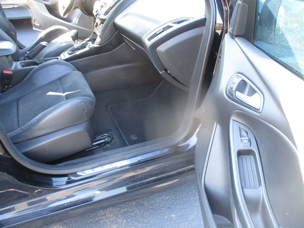 Used 2017 Ford Focus RS image 9