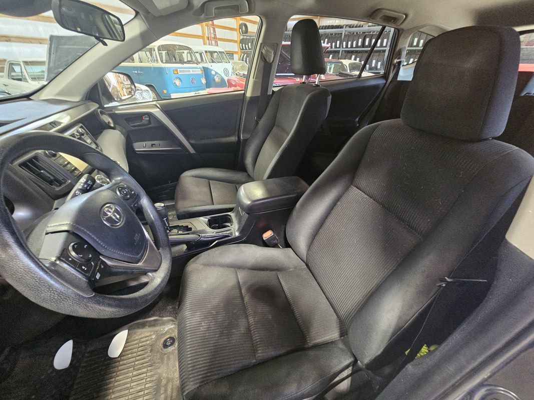 Used 2018 Toyota RAV4 LE w/ All Weather Liner Package AWD/4WD image 13