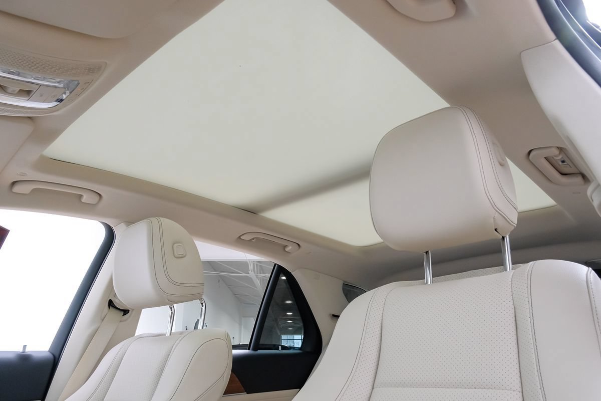 Used 2021 Mercedes-Benz GLE 350 w/ AMG Line Exterior image 5