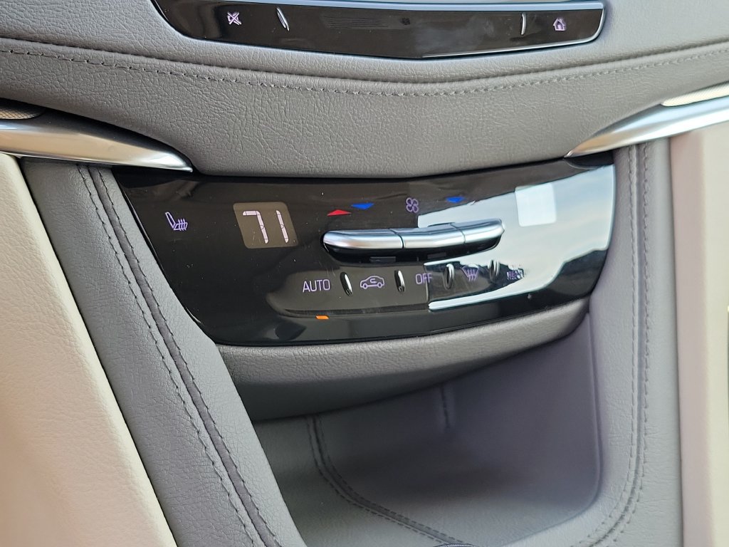 Used 2022 Cadillac XT5 Premium Luxury w/ LPO, Floor Liner Package FWD image 30