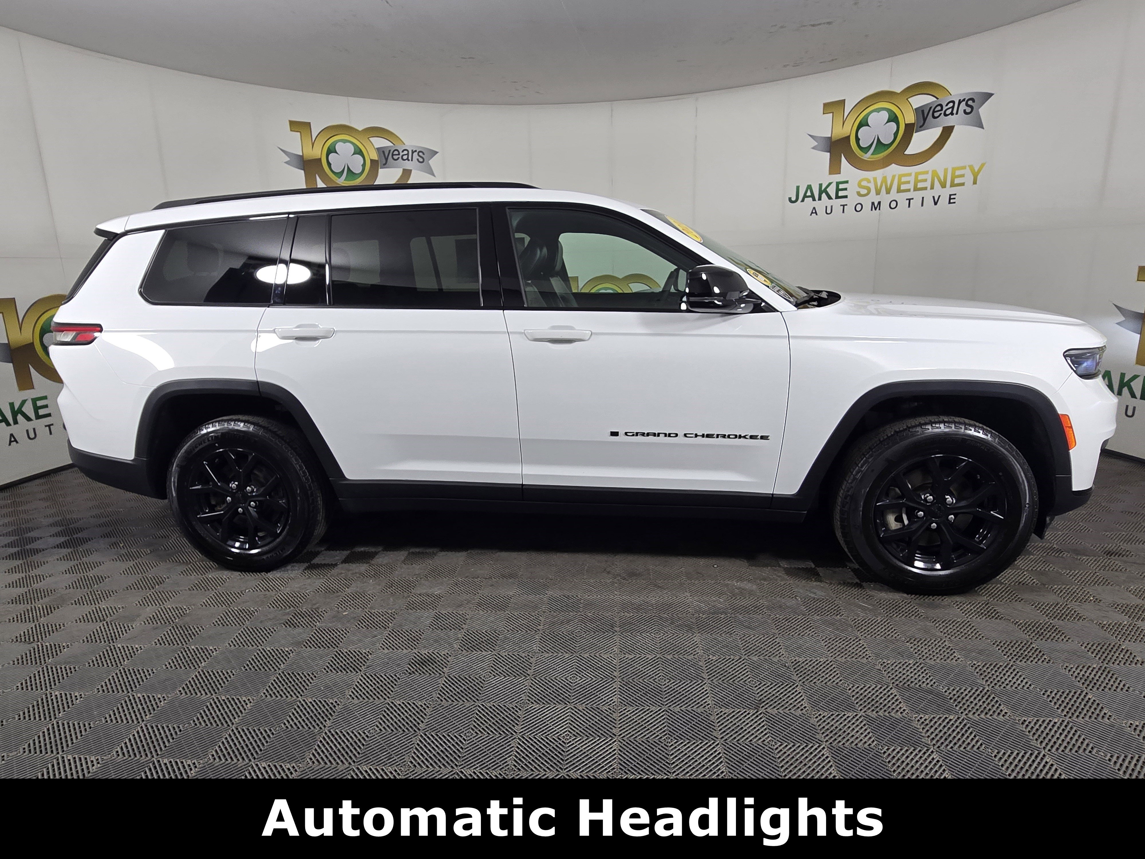 Certified 2024 Jeep Grand Cherokee L Altitude image 11