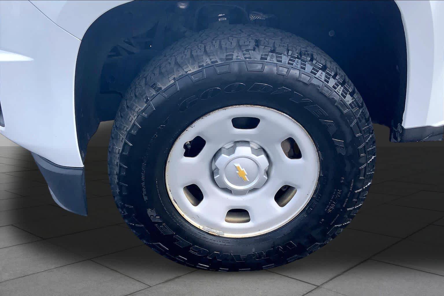 Used 2017 Chevrolet Colorado W/T RWD image 11