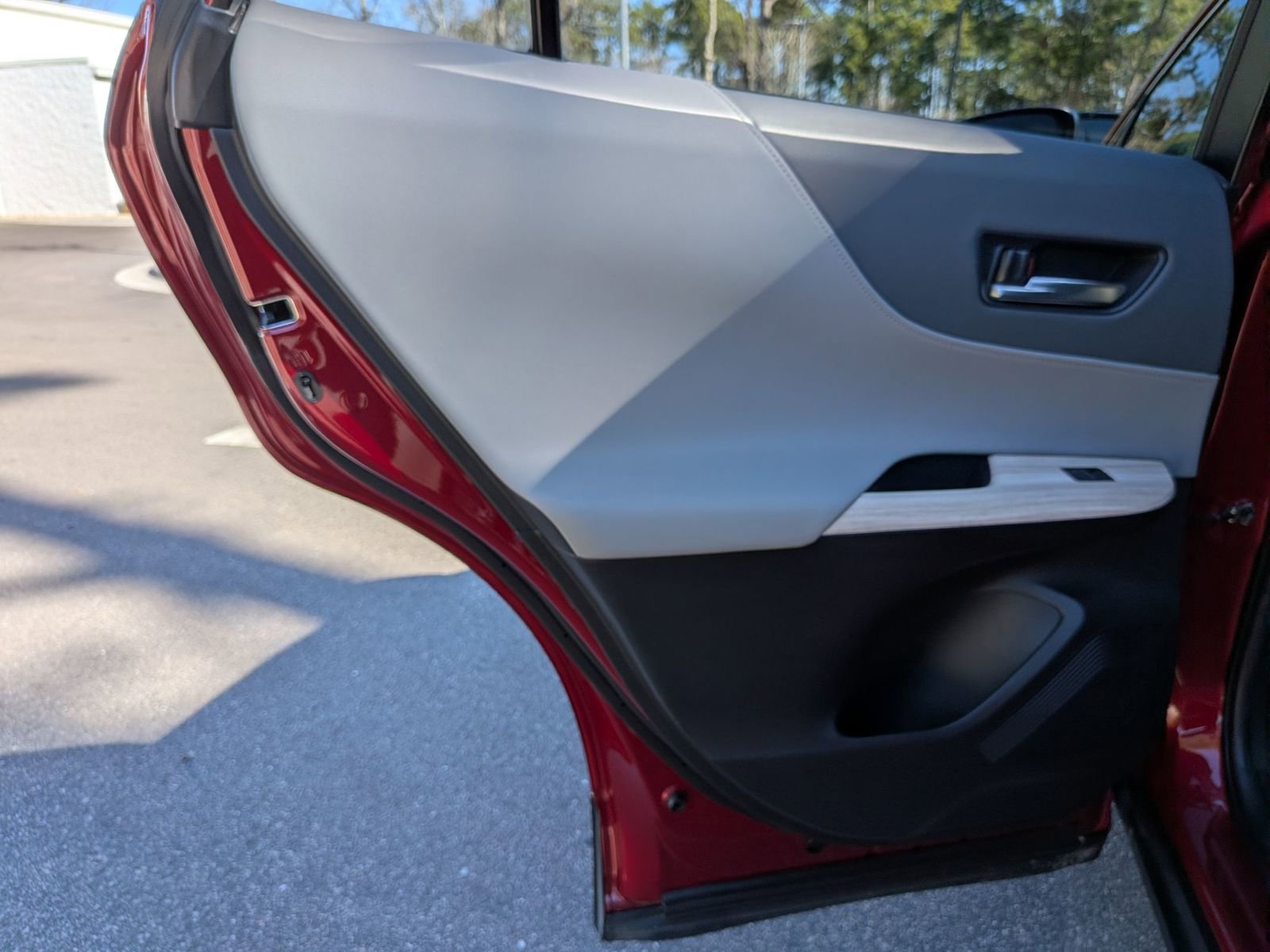 Used 2021 Toyota Venza XLE w/ Softex Package image 27