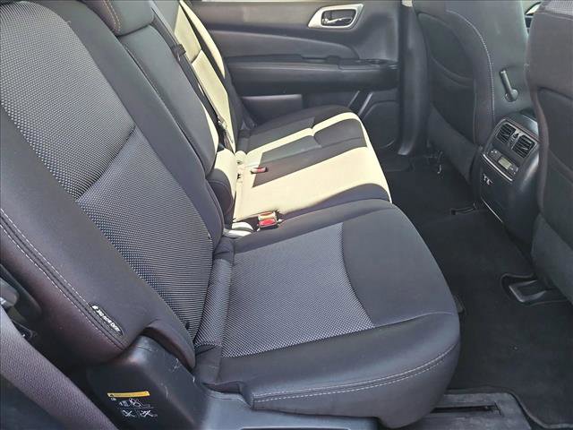 Used 2019 Nissan Pathfinder S image 17