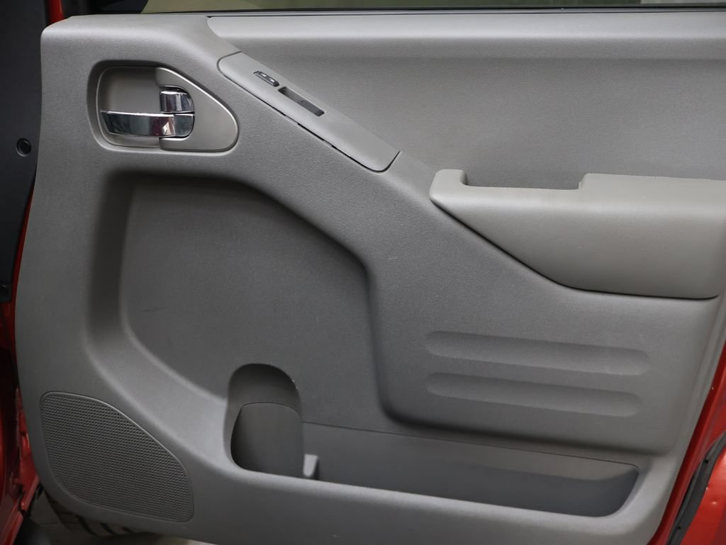 Used 2018 Nissan Frontier SV AWD/4WD image 11