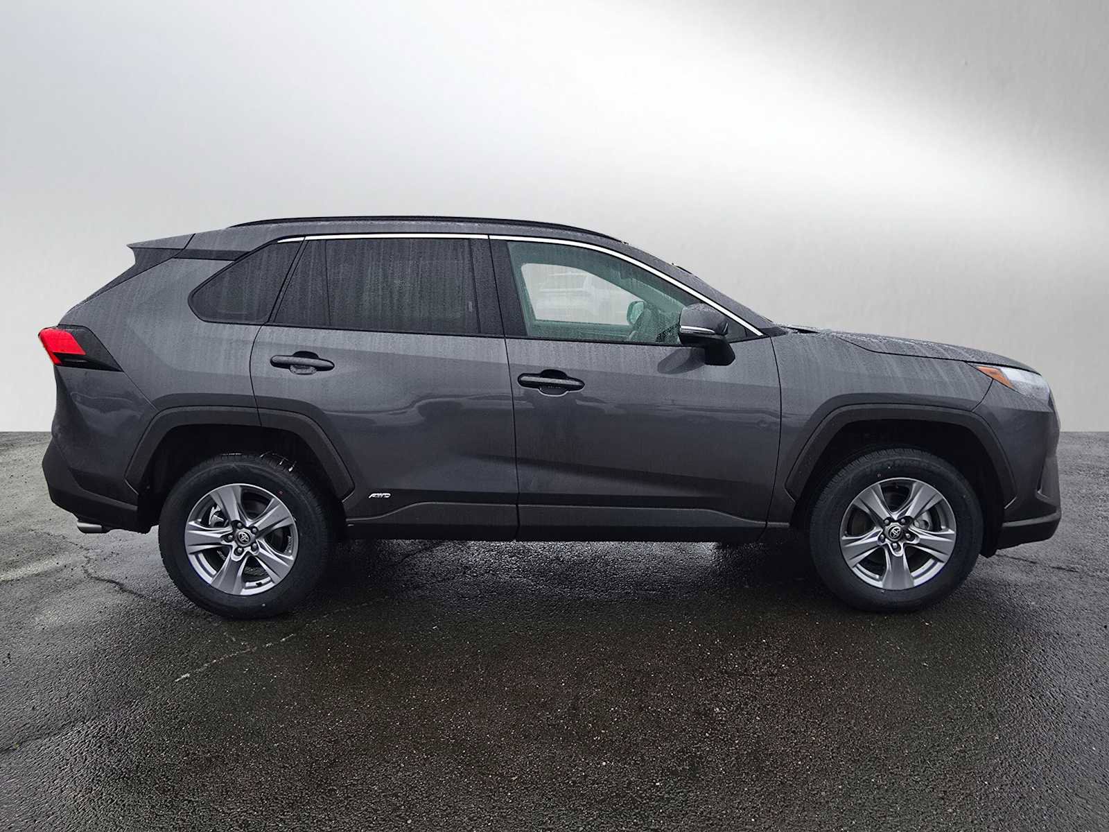 Used 2025 Toyota RAV4 XLE image 2