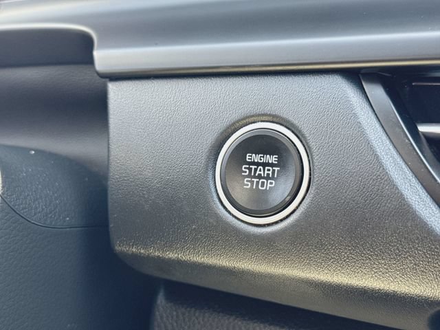 Used 2024 Kia Seltos EX FWD image 17