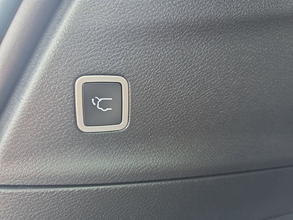New 2026 Chrysler Pacifica Limited AWD/4WD image 15