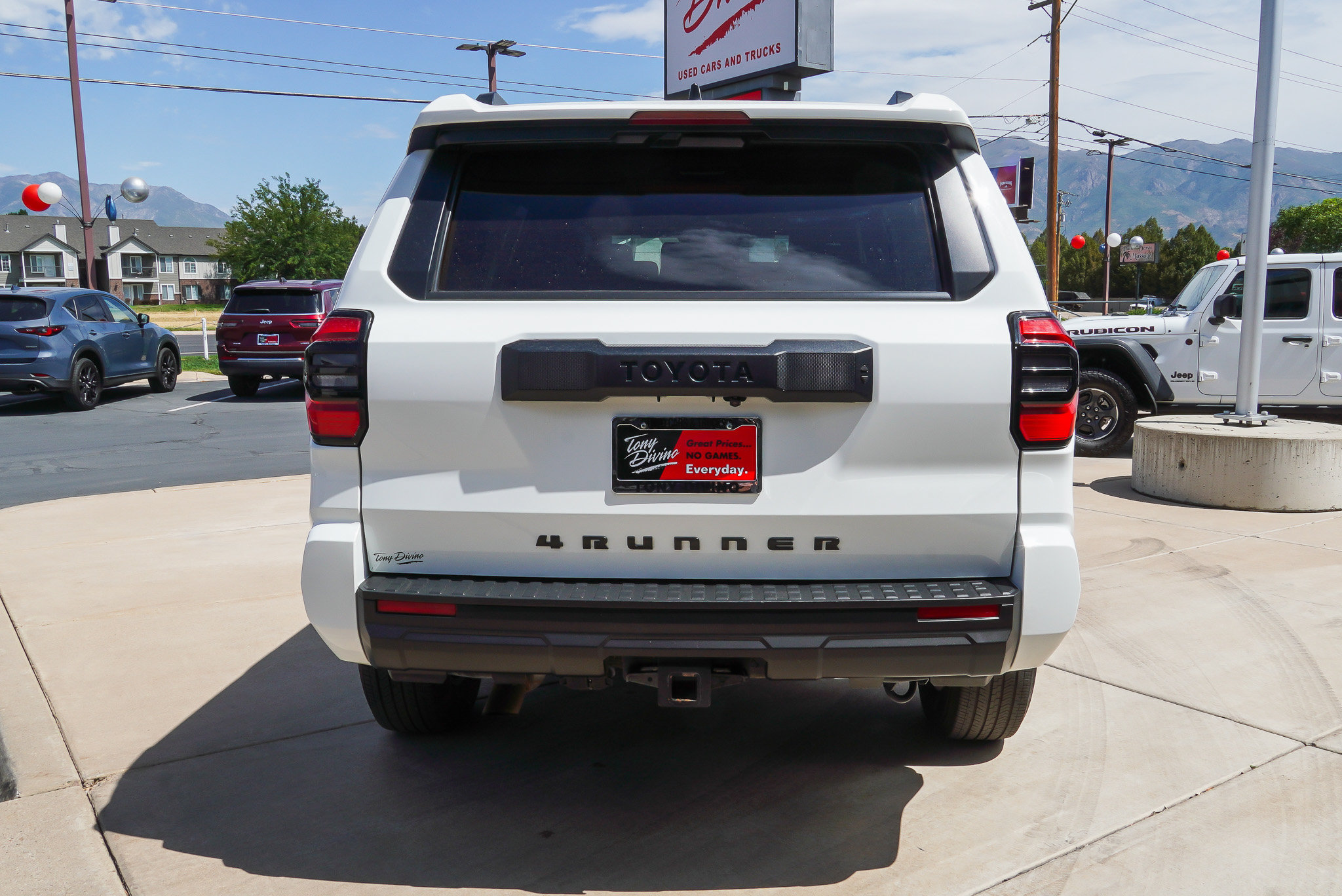 Used 2025 Toyota 4Runner SR5 AWD/4WD image 7