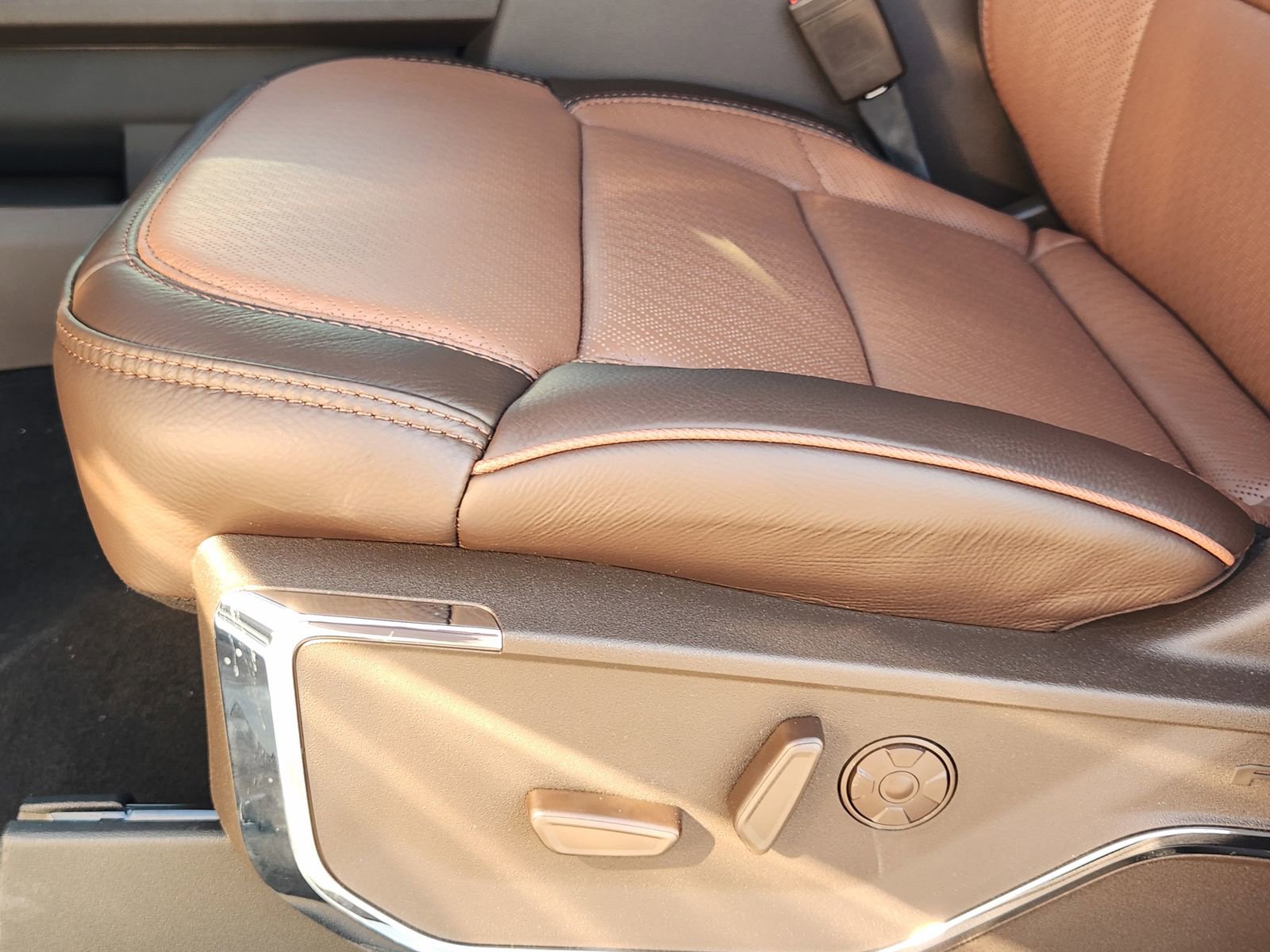 New 2026 Ford F250 King Ranch w/ Chrome Package image 21