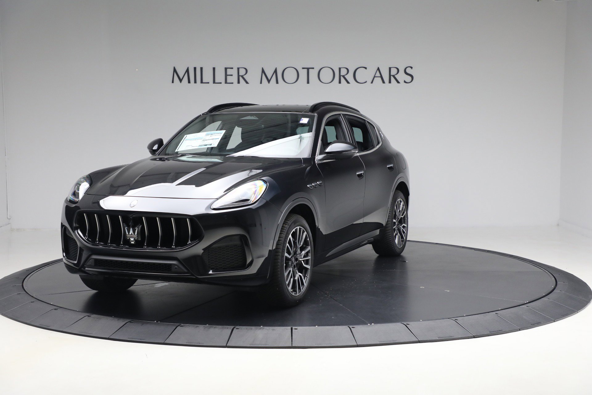 New 2025 Maserati Grecale GT