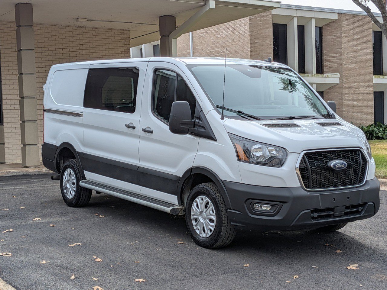 Used 2024 Ford Transit 250 w/ Exterior Upgrade Package image 3