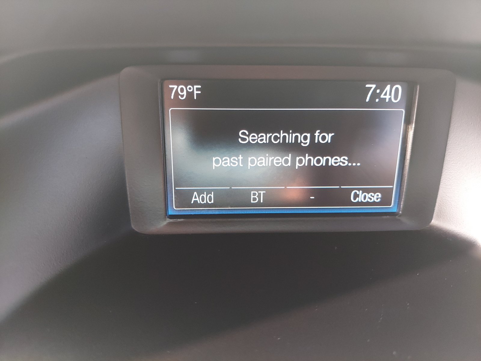 Used 2018 Ford Focus SE FWD image 4
