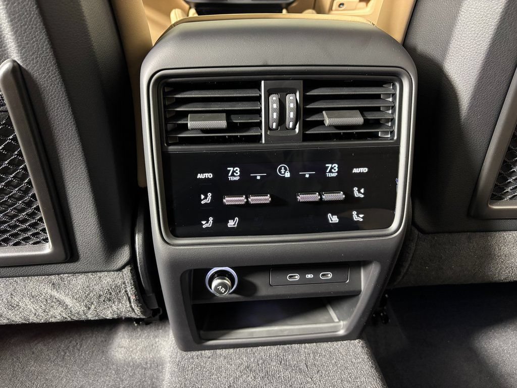 Certified 2026 Porsche Cayenne AWD/4WD image 38