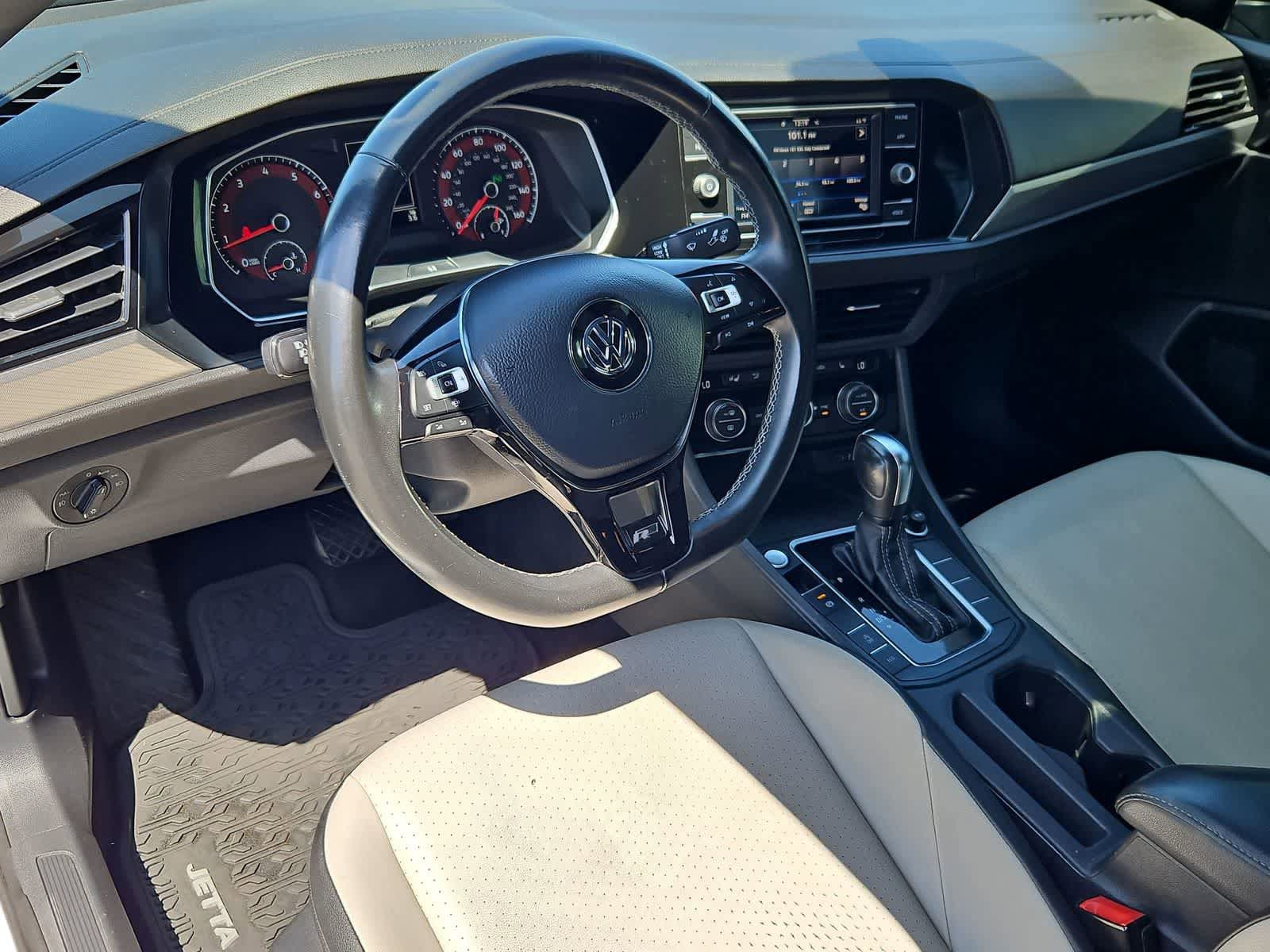 Certified 2020 Volkswagen Jetta R-Line w/ R-Line Cold Weather Package FWD image 2