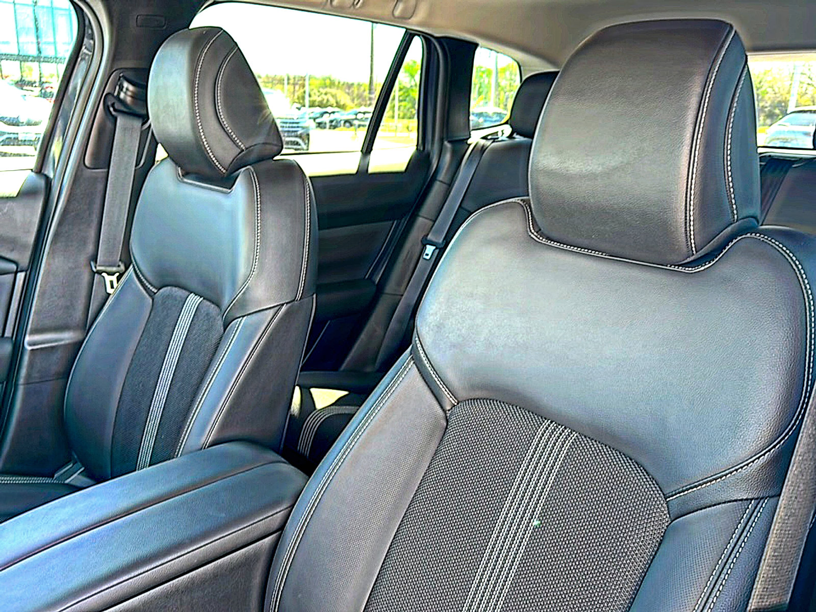 Used 2025 MAZDA CX-50 AWD 2.5 S w/ Select Package image 14