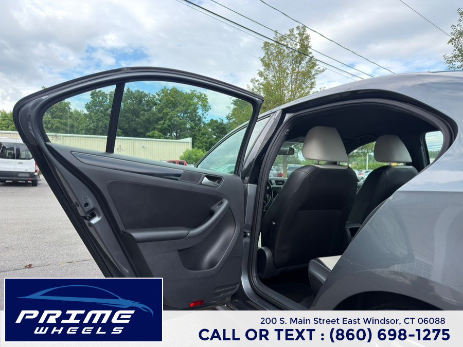 Used 2015 Volkswagen Jetta Sport FWD image 11