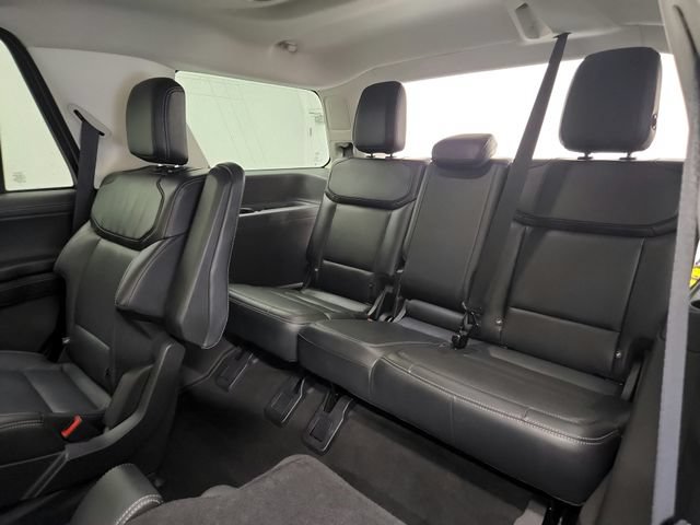 Used 2025 Ford Expedition Platinum AWD/4WD image 41
