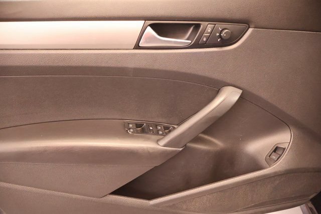 Used 2014 Volkswagen Passat 2.5 S FWD image 9