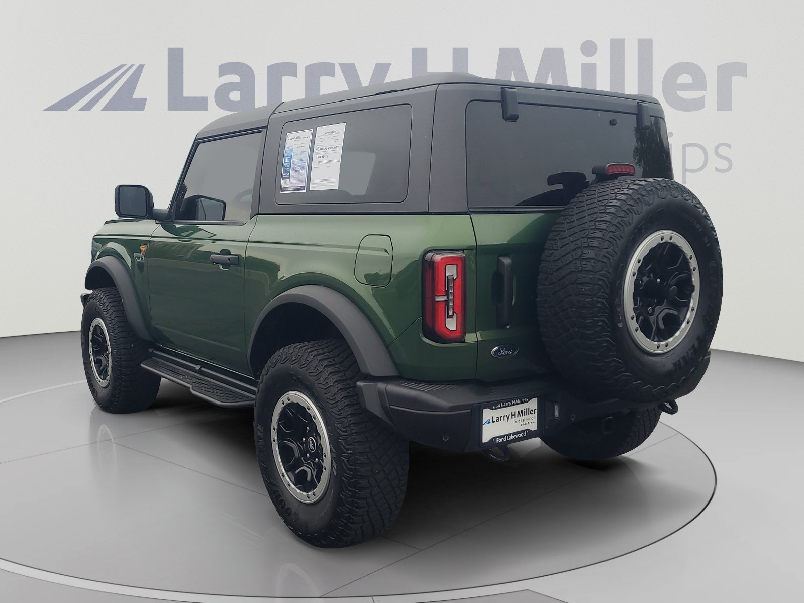 Certified 2023 Ford Bronco Badlands w/ Sasquatch Package AWD/4WD image 3