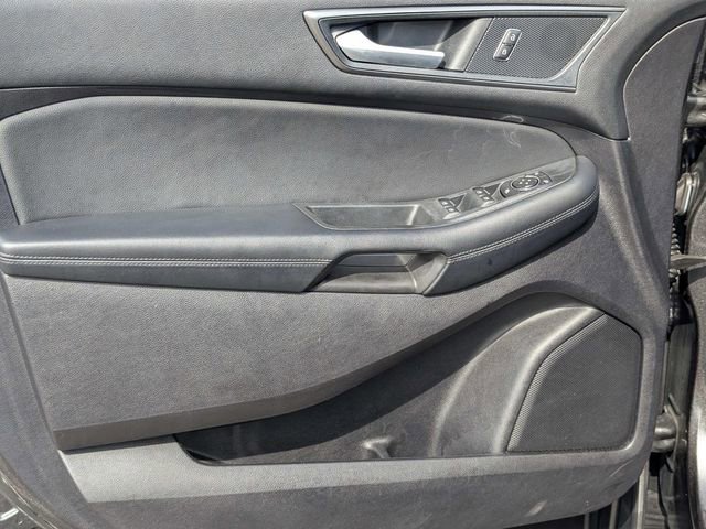 Used 2019 Ford Edge SE FWD image 13