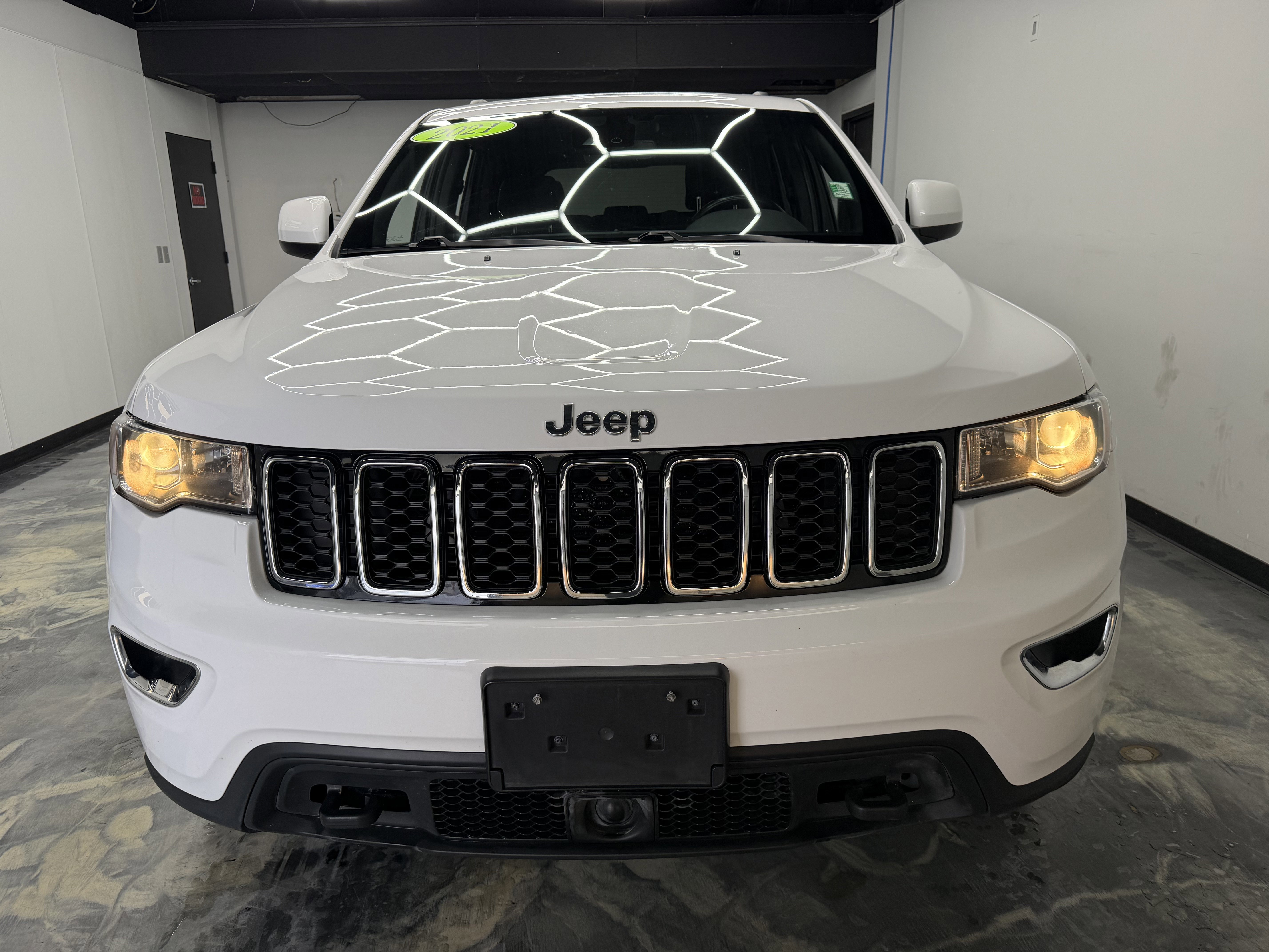 Used 2021 Jeep Grand Cherokee Laredo image 8