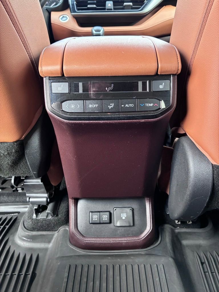 Used 2020 Toyota Highlander Platinum AWD/4WD image 19
