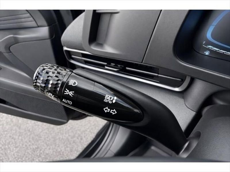 New 2025 Hyundai Elantra Sport image 17